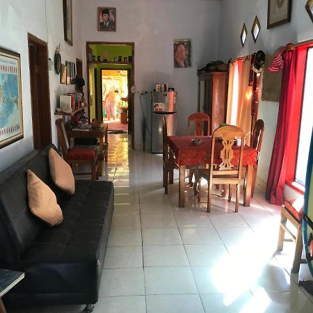 Red Beach Homestay Pasanggaran Bagian luar foto