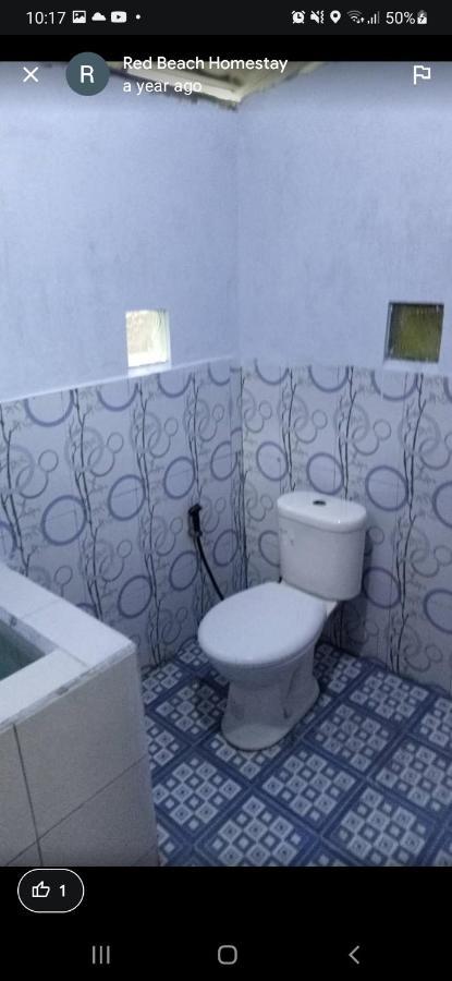 Red Beach Homestay Pasanggaran Bagian luar foto