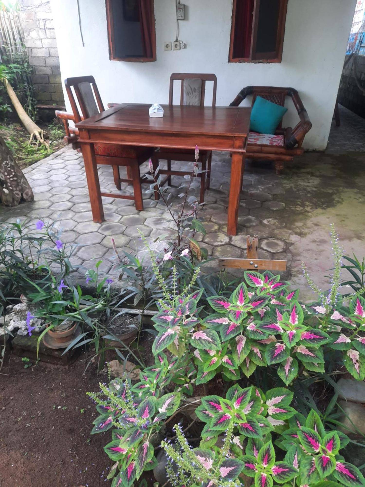 Red Beach Homestay Pasanggaran Ruang foto